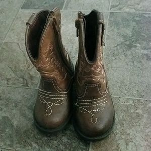 Cherokee boots size 5